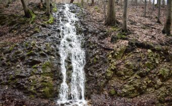 Vodopád pod Chotučou – Červený Kameň